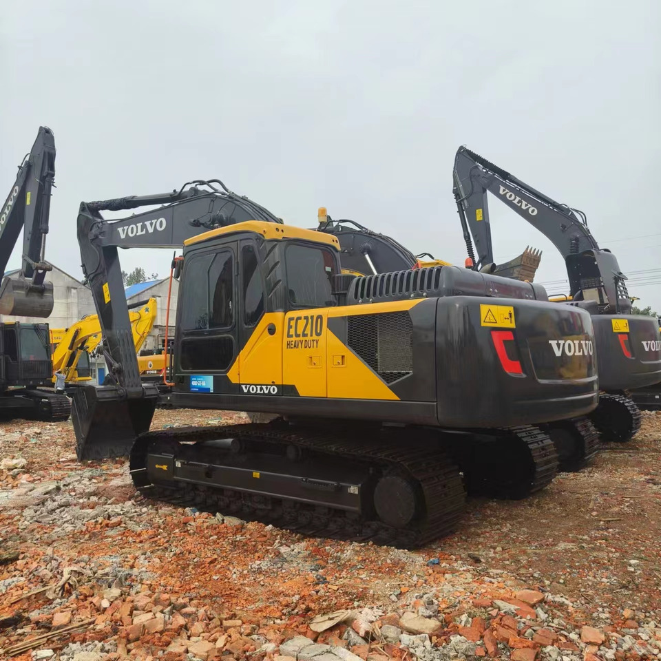 Lánctalpas kotró VOLVO EC210: 6 kép.