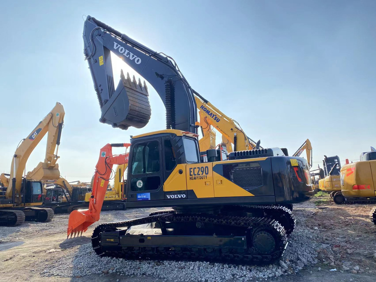 VOLVO EC290 - Lánctalpas kotró: 1 kép. VOLVO EC290 - Lánctalpas kotró: 1 kép.