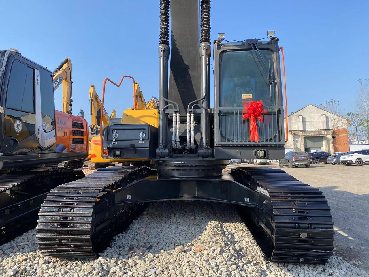 VOLVO EC290 - Lánctalpas kotró: 4 kép. VOLVO EC290 - Lánctalpas kotró: 4 kép.