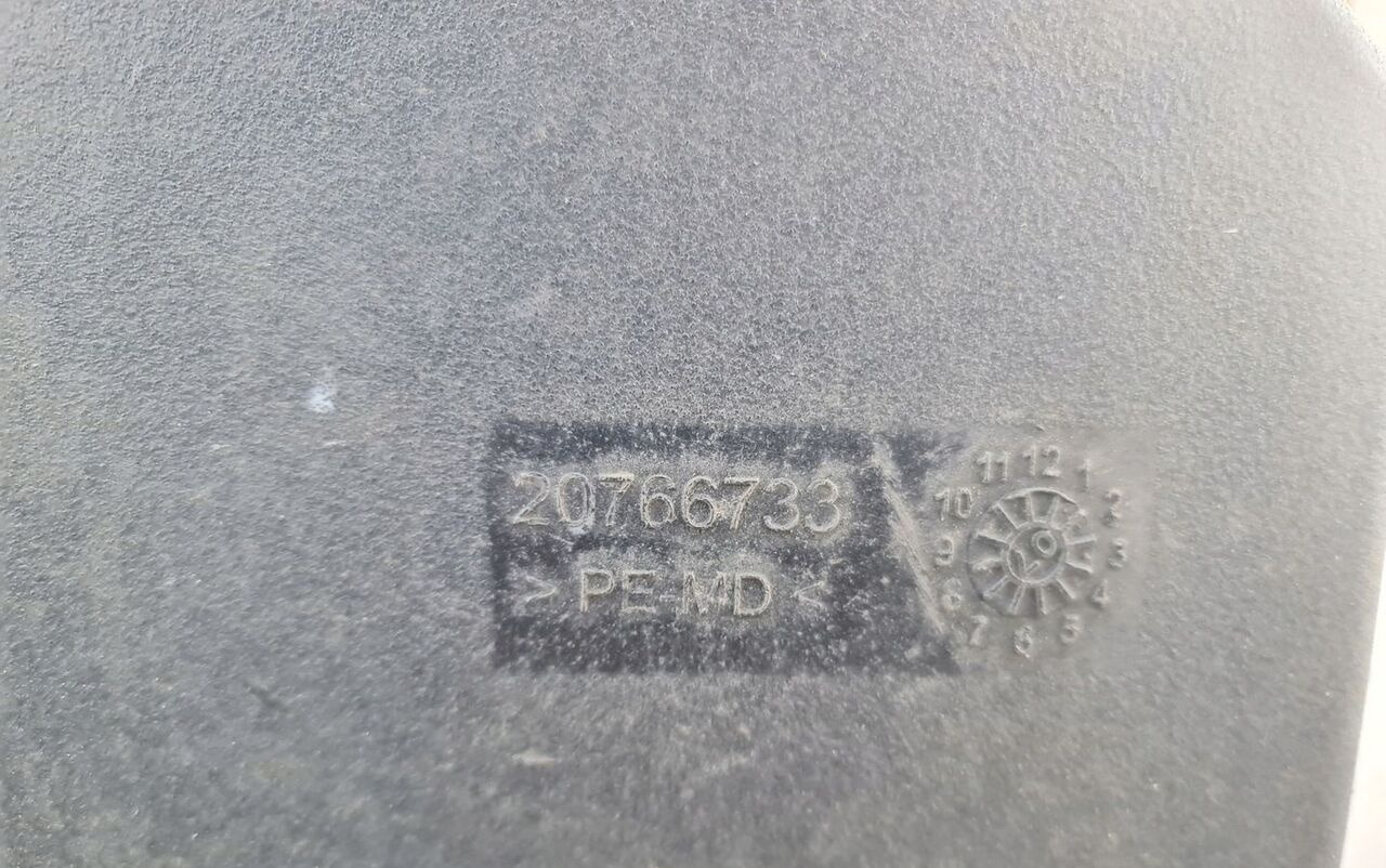 207667733 Volvo FL FE - AdBlue tartály - Teherautó: 3 kép. 207667733 Volvo FL FE - AdBlue tartály - Teherautó: 3 kép.