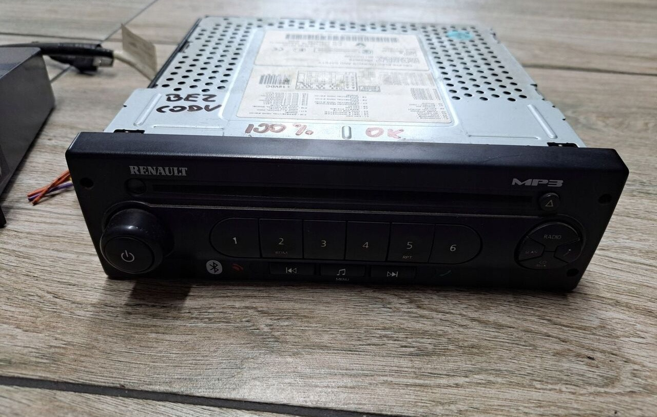 Delphi RADIO MP3 CD AUX USB 12V RENAULT PREMIUM MAGNUM MIDLUM DXI - Fülke és belső tér - Teherautó: 3 kép. Delphi RADIO MP3 CD AUX USB 12V RENAULT PREMIUM MAGNUM MIDLUM DXI - Fülke és belső tér - Teherautó: 3 kép.