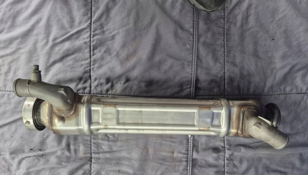 FORD CHŁODNICA CHŁODNICZKA SPALIN EGR FORD F-MAX 500 TRUCKS GC46 9F464 AC - EGR hűtő - Teherautó: 2 kép. FORD CHŁODNICA CHŁODNICZKA SPALIN EGR FORD F-MAX 500 TRUCKS GC46 9F464 AC - EGR hűtő - Teherautó: 2 kép.