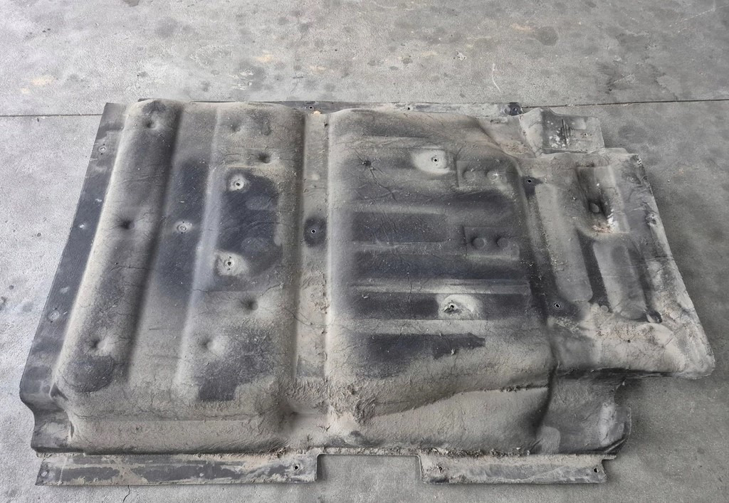 FORD EKOLOGIA WYCISZENIE WYGŁUSZENIE OSŁONA SILNIKA KABINY FORD F-MAX CARGO - LEWA - Motor és alkatrészek: 4 kép. FORD EKOLOGIA WYCISZENIE WYGŁUSZENIE OSŁONA SILNIKA KABINY FORD F-MAX CARGO - LEWA - Motor és alkatrészek: 4 kép.