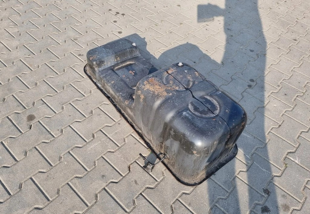 FORD GC46 6675 CA - Olajteknő: 2 kép. FORD GC46 6675 CA - Olajteknő: 2 kép.