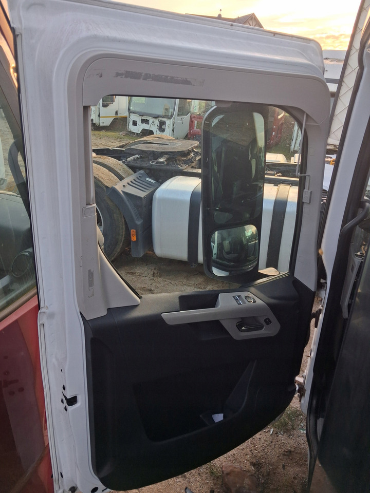 FORD KOMPLETNE LEWE FORD F-MAX 500 TRUCKS EURO 6 - Ajtó és alkatrészek: 4 kép. FORD KOMPLETNE LEWE FORD F-MAX 500 TRUCKS EURO 6 - Ajtó és alkatrészek: 4 kép.