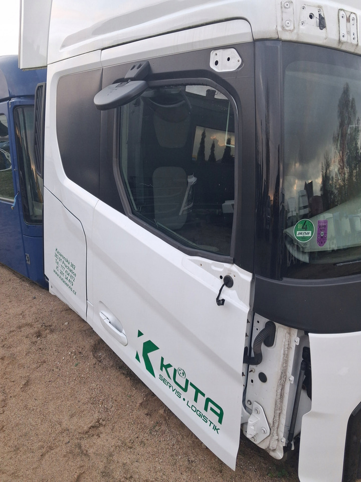 FORD KOMPLETNE PRAWE FORD F-MAX 500 TRUCKS EURO 6 - Ajtó és alkatrészek - Teherautó: 2 kép. FORD KOMPLETNE PRAWE FORD F-MAX 500 TRUCKS EURO 6 - Ajtó és alkatrészek - Teherautó: 2 kép.