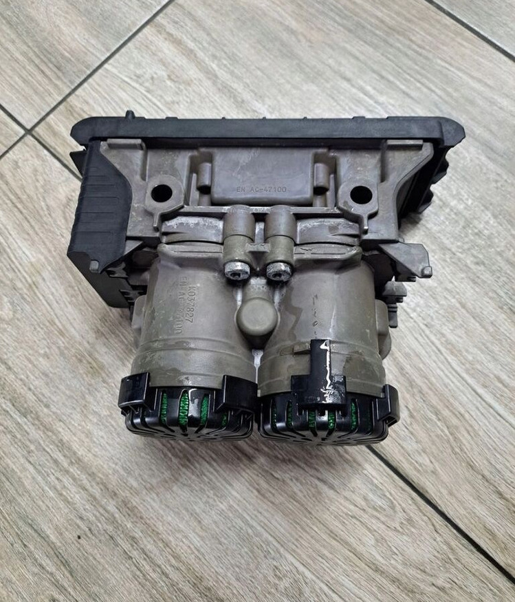 Ford F-MAX CARGO K102879 Ford F-MAX - Fékszelep - Teherautó: 3 kép. Ford F-MAX CARGO K102879 Ford F-MAX - Fékszelep - Teherautó: 3 kép.