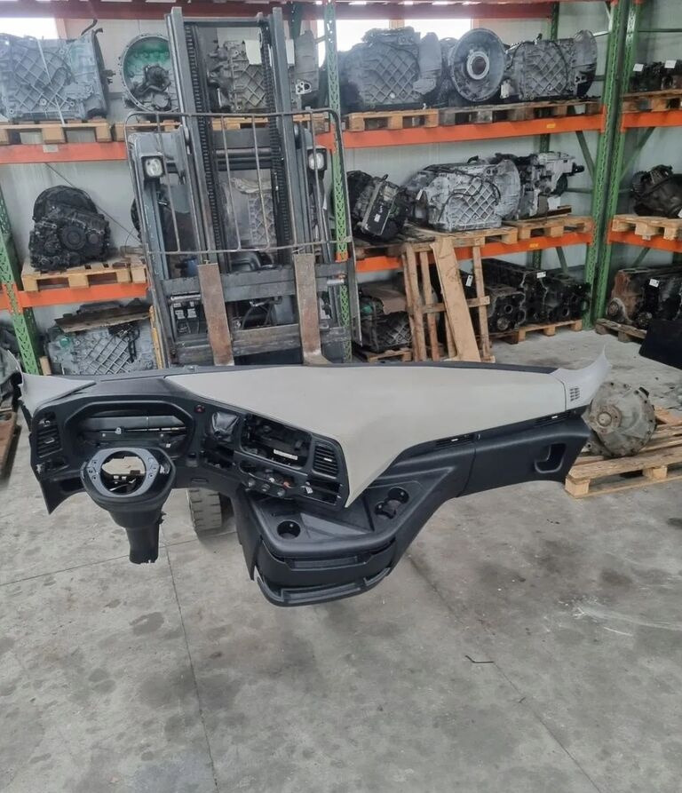 Ford KONSOLA KOMPLETNA KOKPIT DESKA ROZDZIELCZA STELAŻ F-MAX EURO 6 Ford KONSOLA KOMPLETNA KOKPIT DESKA ROZDZIELCZA STELAŻ FORD F-MAX EURO 6 - Műszerfal - Teherautó: 1 kép. Ford KONSOLA KOMPLETNA KOKPIT DESKA ROZDZIELCZA STELAŻ F-MAX EURO 6 Ford KONSOLA KOMPLETNA KOKPIT DESKA ROZDZIELCZA STELAŻ FORD F-MAX EURO 6 - Műszerfal - Teherautó: 1 kép.