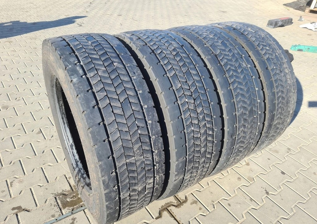 GOODYEAR TYŁ FUELMAX D 295/60 R 22.5 4 szt. stalowe - Gumiabroncsok és felnik: 4 kép. GOODYEAR TYŁ FUELMAX D 295/60 R 22.5 4 szt. stalowe - Gumiabroncsok és felnik: 4 kép.