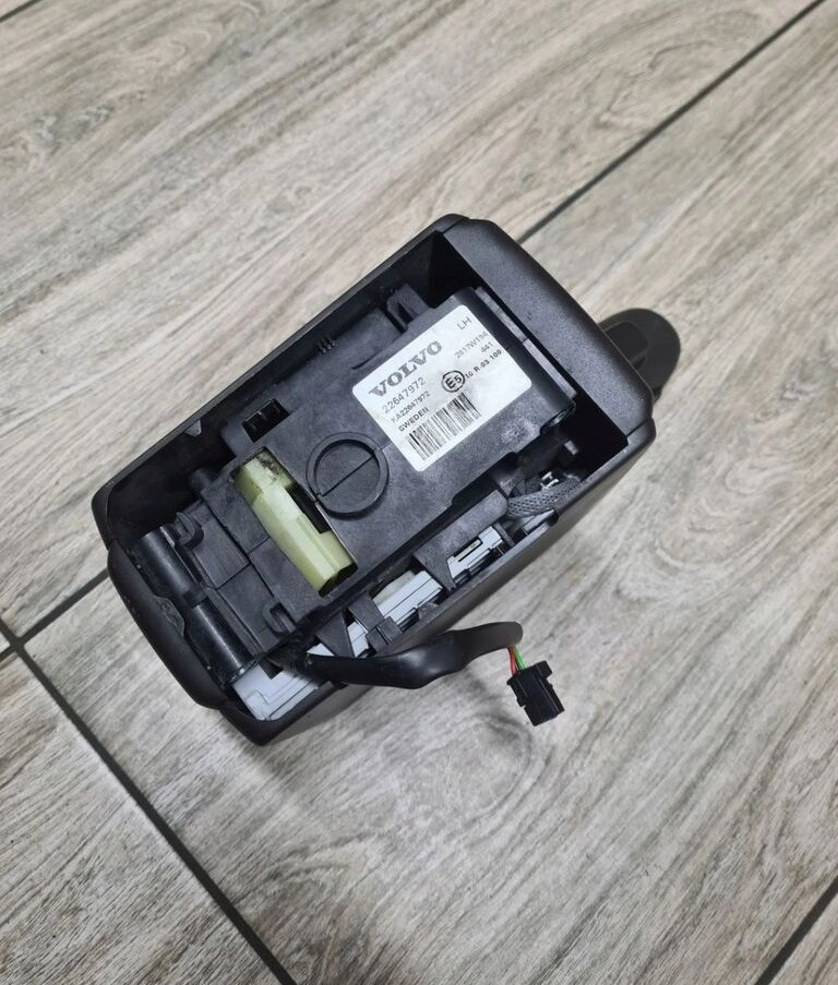 JOYSTICK ZMIANY BIEGÓW GAŁKA LEWAREK VOLVO FH 4 FM 4 FH 16 EURO 6 22647972 Volvo FH 4 FM 4 FH 16 EURO 6 22647972 Volvo VOLVO FH 4 FM 4 FH 16 EURO 6 22647972 - Sebességváltó kar - Teherautó: 2 kép. JOYSTICK ZMIANY BIEGÓW GAŁKA LEWAREK VOLVO FH 4 FM 4 FH 16 EURO 6 22647972 Volvo FH 4 FM 4 FH 16 EURO 6 22647972 Volvo VOLVO FH 4 FM 4 FH 16 EURO 6 22647972 - Sebességváltó kar - Teherautó: 2 kép.