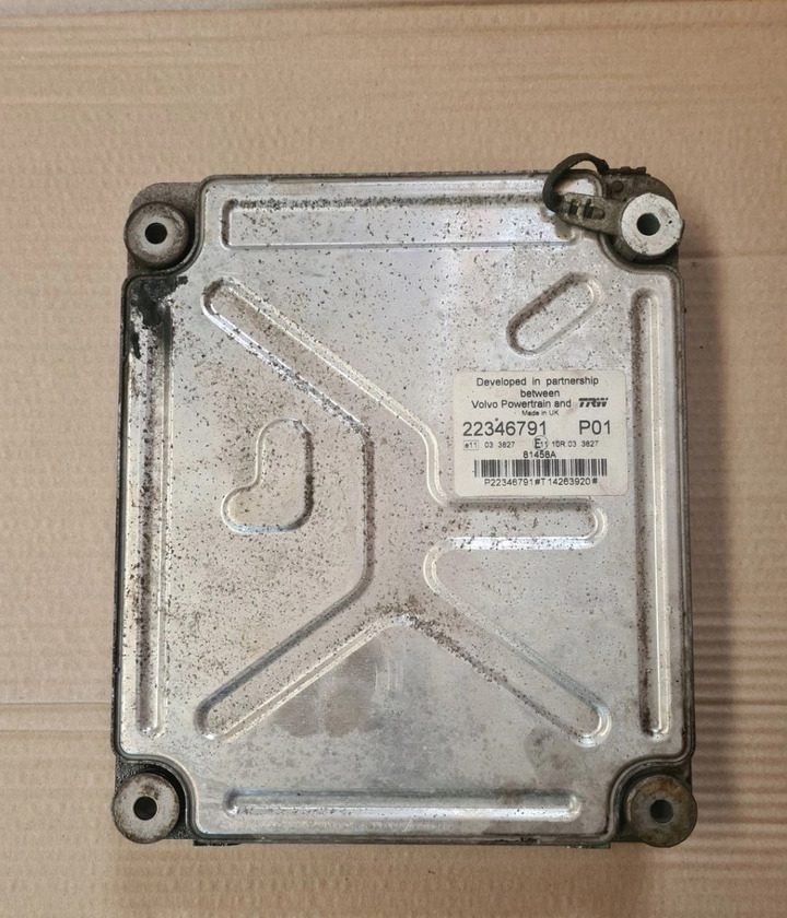 KASETA KOMPUTER MODUŁ SILNIKA ECU VOLVO FH 16 D16E EURO 5 22346791 P01 - ECU: 2 kép. KASETA KOMPUTER MODUŁ SILNIKA ECU VOLVO FH 16 D16E EURO 5 22346791 P01 - ECU: 2 kép.