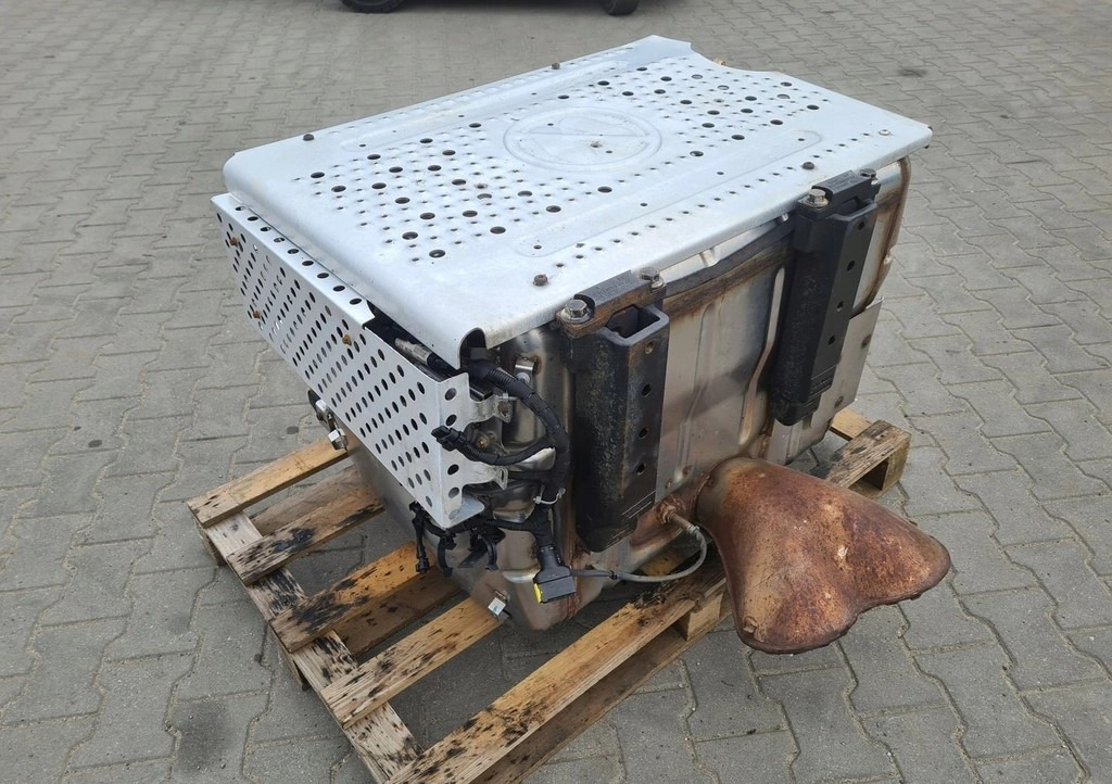 KATALIZATOR TŁUMIK DPF FILTR KOMPLETNY FORD F-MAX CARGO 500 EURO 6 - Hangtompító: 3 kép. KATALIZATOR TŁUMIK DPF FILTR KOMPLETNY FORD F-MAX CARGO 500 EURO 6 - Hangtompító: 3 kép.
