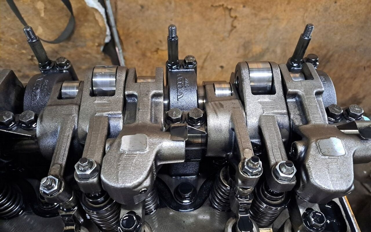 KLAWIATURA ZAWOROWA VOLVO FH 12 RENAULT MAGNUM DXI 12 8170158 - Motor és alkatrészek - Teherautó: 3 kép. KLAWIATURA ZAWOROWA VOLVO FH 12 RENAULT MAGNUM DXI 12 8170158 - Motor és alkatrészek - Teherautó: 3 kép.