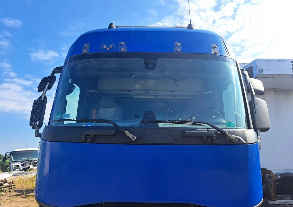 KOMPLETNA RENAULT GAMA T RANGE EURO 6 RENAULT GAMA T RANGE - Fülke: 2 kép. KOMPLETNA RENAULT GAMA T RANGE EURO 6 RENAULT GAMA T RANGE - Fülke: 2 kép.