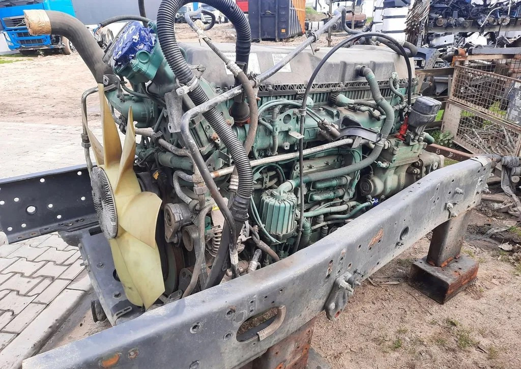 KOMPLETNY VOLVO FH 4 D13K 460 EURO 6 - Motor: 1 kép. KOMPLETNY VOLVO FH 4 D13K 460 EURO 6 - Motor: 1 kép.