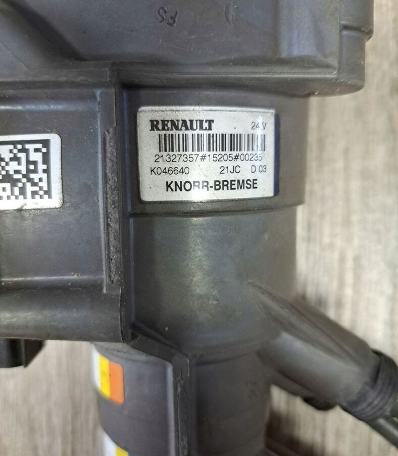 Knorr-Bremse Renault GAMA T C K - Fékszelep - Teherautó: 3 kép. Knorr-Bremse Renault GAMA T C K - Fékszelep - Teherautó: 3 kép.