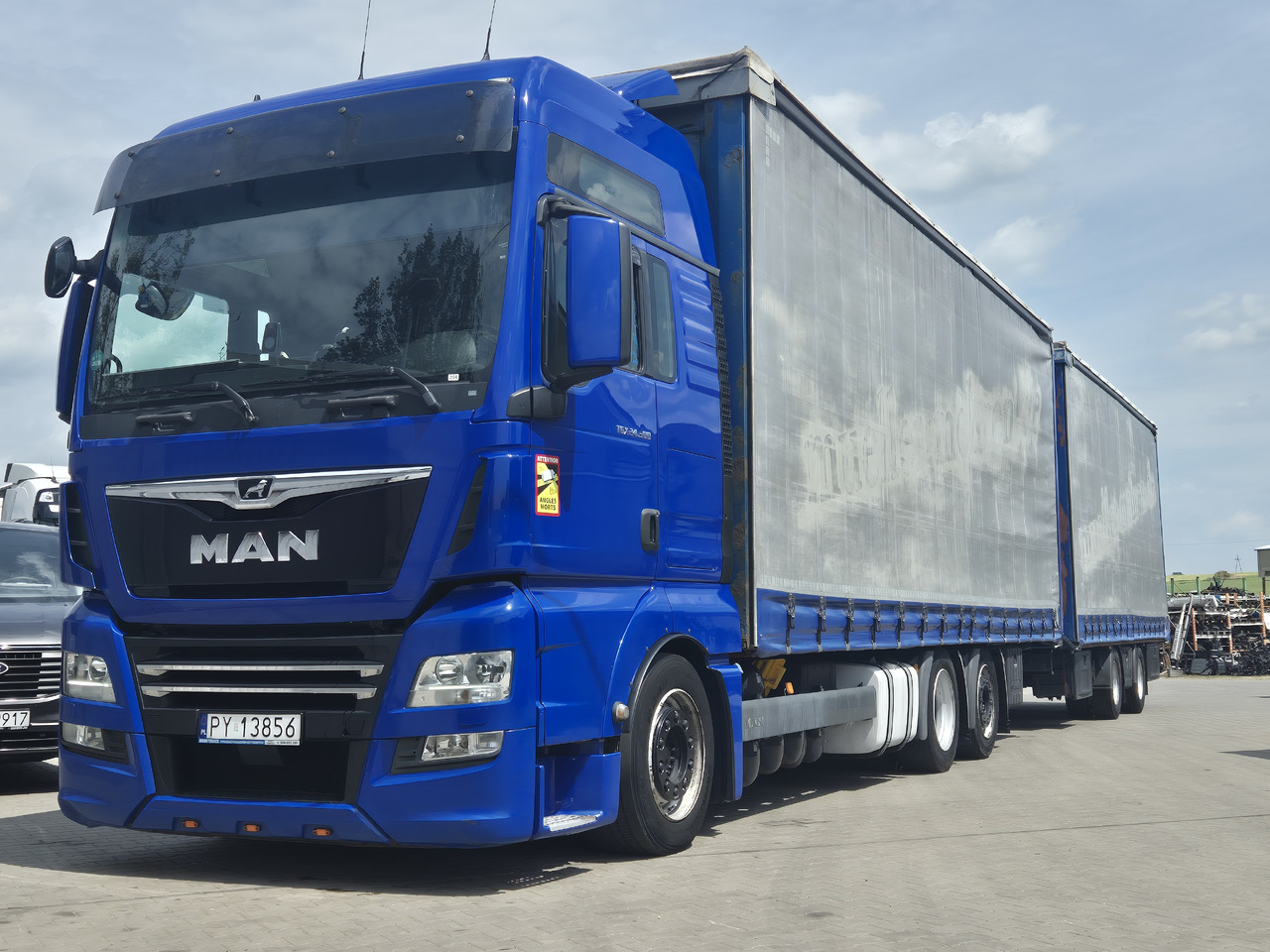 MAN tgx 24,500 - Ponyvás teherautó: 1 kép. MAN tgx 24,500 - Ponyvás teherautó: 1 kép.
