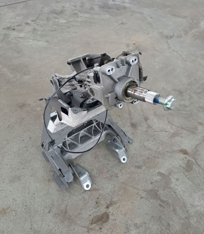 MECHANIZM REGULACJI KIEROWNICY VOLVO FH 4 EURO 6 - Felfüggesztés - Teherautó: 2 kép. MECHANIZM REGULACJI KIEROWNICY VOLVO FH 4 EURO 6 - Felfüggesztés - Teherautó: 2 kép.