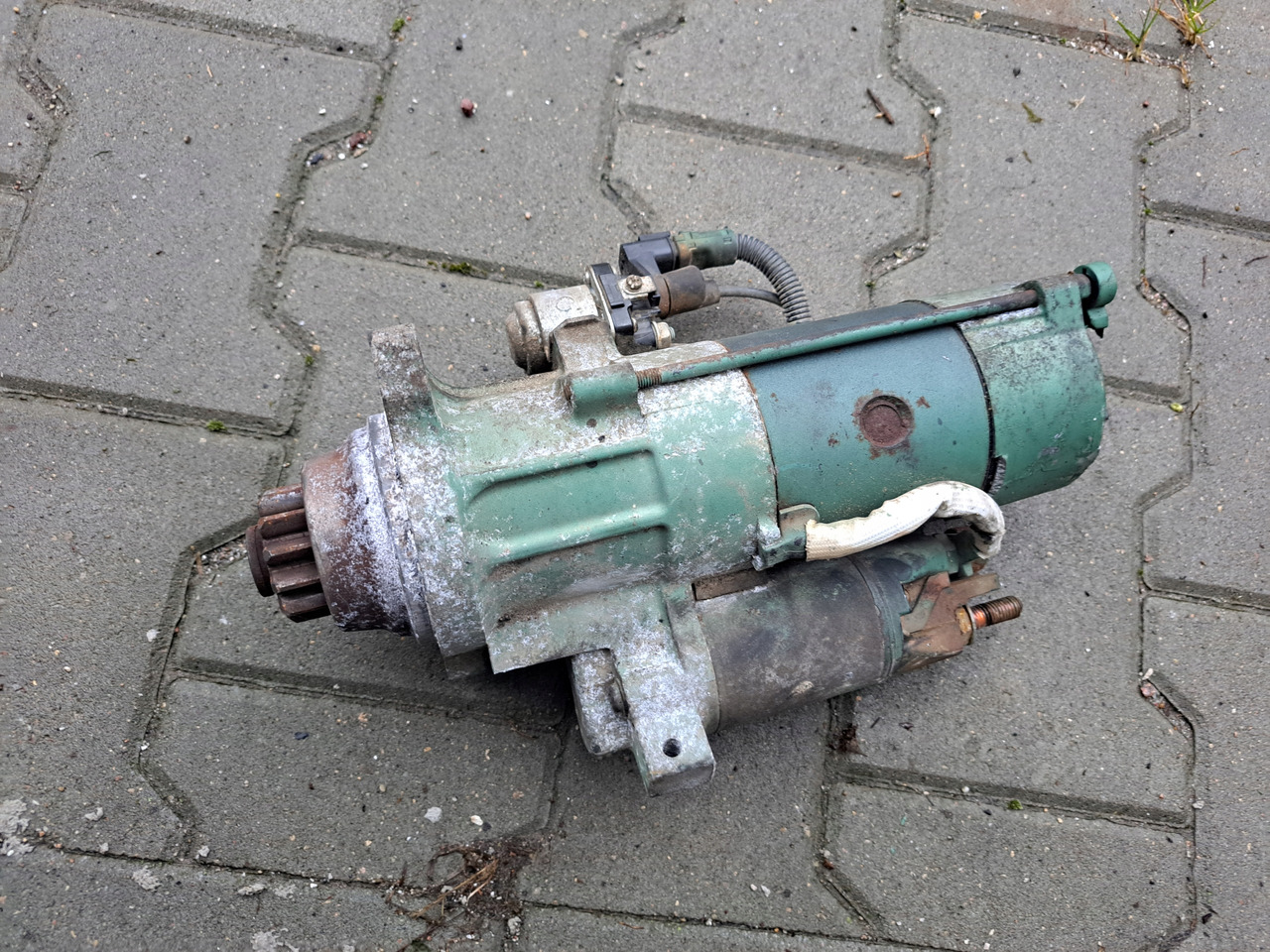 MITSUBISHI ROZRUSZNIK ORYGINAŁ VOLVO FH 4 FM 4 FH 5 FM 5 D13K EURO 6 - Indítómotor - Teherautó: 5 kép. MITSUBISHI ROZRUSZNIK ORYGINAŁ VOLVO FH 4 FM 4 FH 5 FM 5 D13K EURO 6 - Indítómotor - Teherautó: 5 kép.