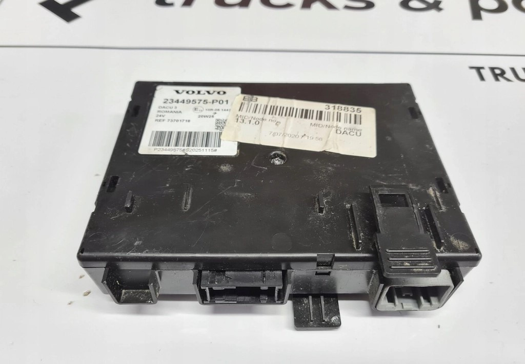 MODUŁ STEROWNIK KASETA KOMPUTER DACU VOLVO FH 4 FM 4 FMX 23449575 P01 - ECU: 1 kép. MODUŁ STEROWNIK KASETA KOMPUTER DACU VOLVO FH 4 FM 4 FMX 23449575 P01 - ECU: 1 kép.