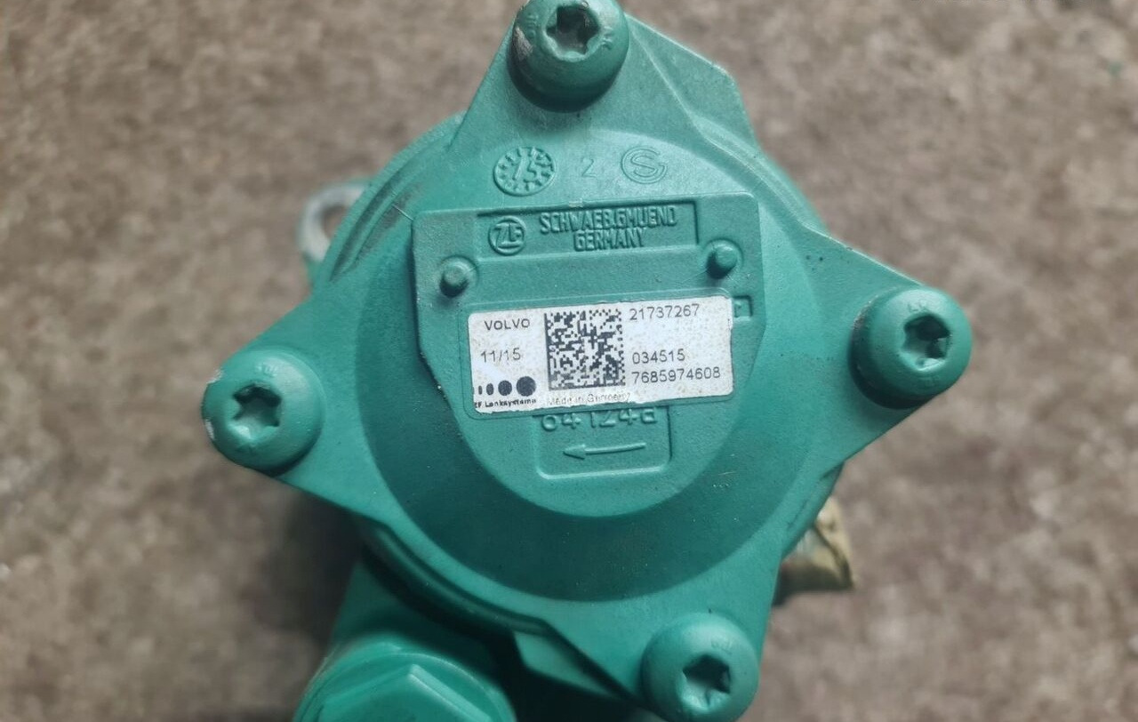 POMPA WSPOMAGANIA VOLVO FL D8K RENAULT GAMA D E6 21737267 - Szervószivattyú - Teherautó: 1 kép. POMPA WSPOMAGANIA VOLVO FL D8K RENAULT GAMA D E6 21737267 - Szervószivattyú - Teherautó: 1 kép.