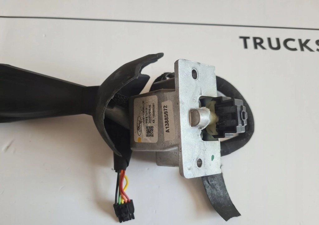 PRZEŁĄCZNIK LEWY KIERUNKOWSKAZÓW WYCIERACZEK FORD F-MAX 500 TRUCKS EURO 6 JC46 - 11K661 - Kormányoszlop kapcsoló: 3 kép. PRZEŁĄCZNIK LEWY KIERUNKOWSKAZÓW WYCIERACZEK FORD F-MAX 500 TRUCKS EURO 6 JC46 - 11K661 - Kormányoszlop kapcsoló: 3 kép.
