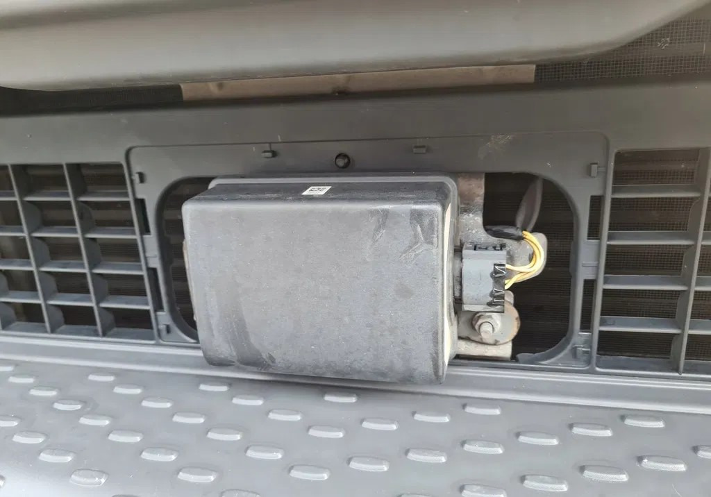 RADAR DISTRONIK CZUJNIK SENSOR RENAULT GAMA T C K D RANGE VOLVO FH 4 FM 4 22075780 - P07 21723744 - P06 - Érzékelő: 1 kép. RADAR DISTRONIK CZUJNIK SENSOR RENAULT GAMA T C K D RANGE VOLVO FH 4 FM 4 22075780 - P07 21723744 - P06 - Érzékelő: 1 kép.