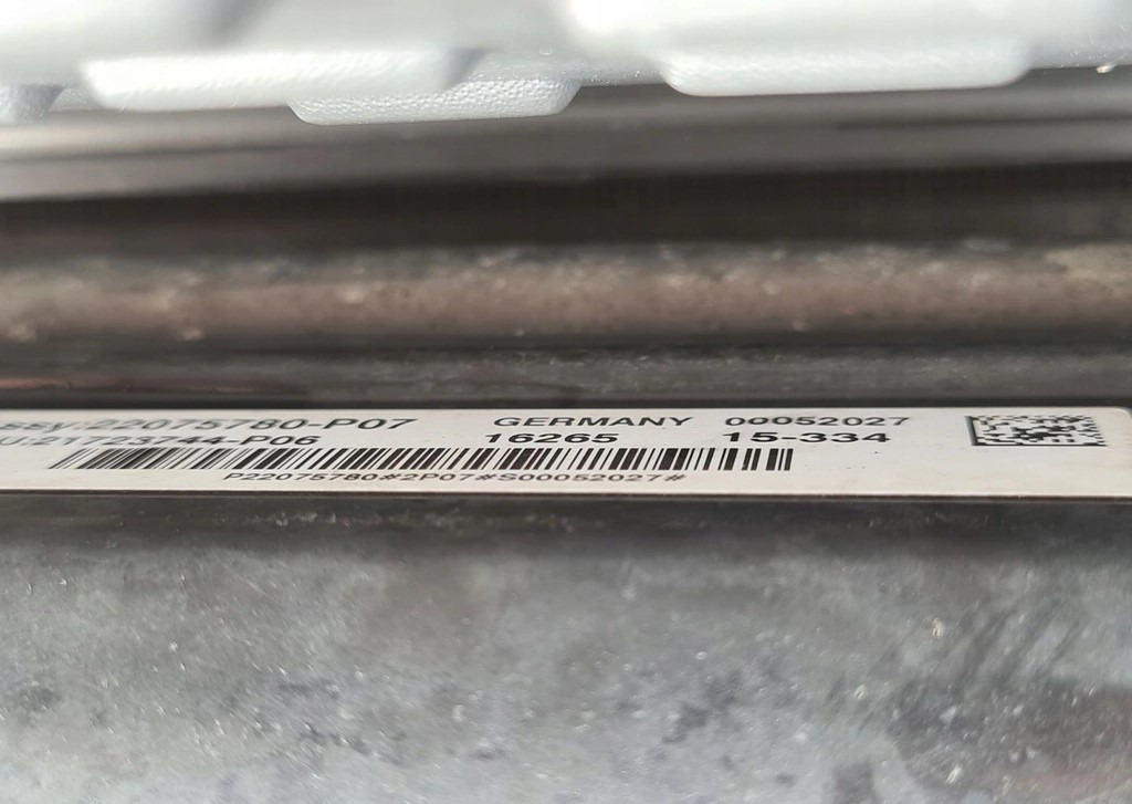 RADAR DISTRONIK CZUJNIK SENSOR RENAULT GAMA T C K D RANGE VOLVO FH 4 FM 4 22075780 - P07 21723744 - P06 - Érzékelő: 4 kép. RADAR DISTRONIK CZUJNIK SENSOR RENAULT GAMA T C K D RANGE VOLVO FH 4 FM 4 22075780 - P07 21723744 - P06 - Érzékelő: 4 kép.
