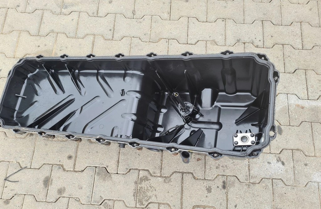 RENAULT MAGNUM DXI 13 20521170 - Olajteknő: 3 kép. RENAULT MAGNUM DXI 13 20521170 - Olajteknő: 3 kép.