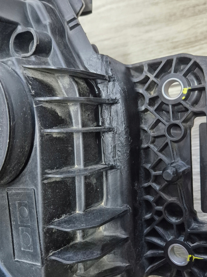 RENAULT REFLEKTOR LAMPA RENAULT RANGE T GAMA T EVOLUTION EVO LED LEWA - Fényszóró - Teherautó: 4 kép. RENAULT REFLEKTOR LAMPA RENAULT RANGE T GAMA T EVOLUTION EVO LED LEWA - Fényszóró - Teherautó: 4 kép.