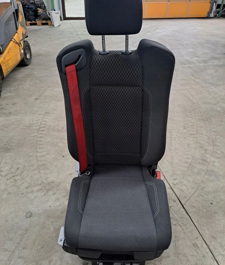 Renault SIEDZENIE PASAŻERA Renault RANGE GAMA T C K - Ülés - Teherautó: 3 kép. Renault SIEDZENIE PASAŻERA Renault RANGE GAMA T C K - Ülés - Teherautó: 3 kép.