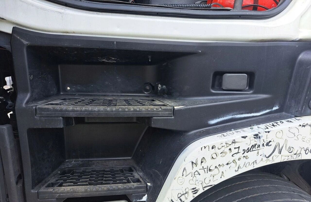 Renault STOPNICA GÓRNA STOPIEŃ LEWY GAMA T RANGE HIGH Renault RENAULT GAMA T RANGE HIGH - Lépcső - Teherautó: 3 kép. Renault STOPNICA GÓRNA STOPIEŃ LEWY GAMA T RANGE HIGH Renault RENAULT GAMA T RANGE HIGH - Lépcső - Teherautó: 3 kép.