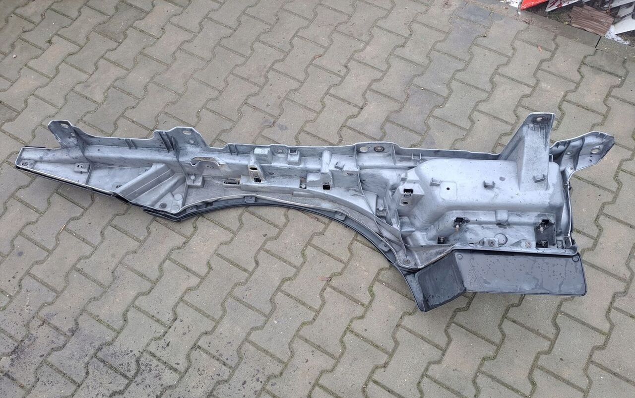 Renault STOPNICA GÓRNA STOPIEŃ LEWY RENAULT GAMA T RANGE - Lépcső - Teherautó: 2 kép. Renault STOPNICA GÓRNA STOPIEŃ LEWY RENAULT GAMA T RANGE - Lépcső - Teherautó: 2 kép.