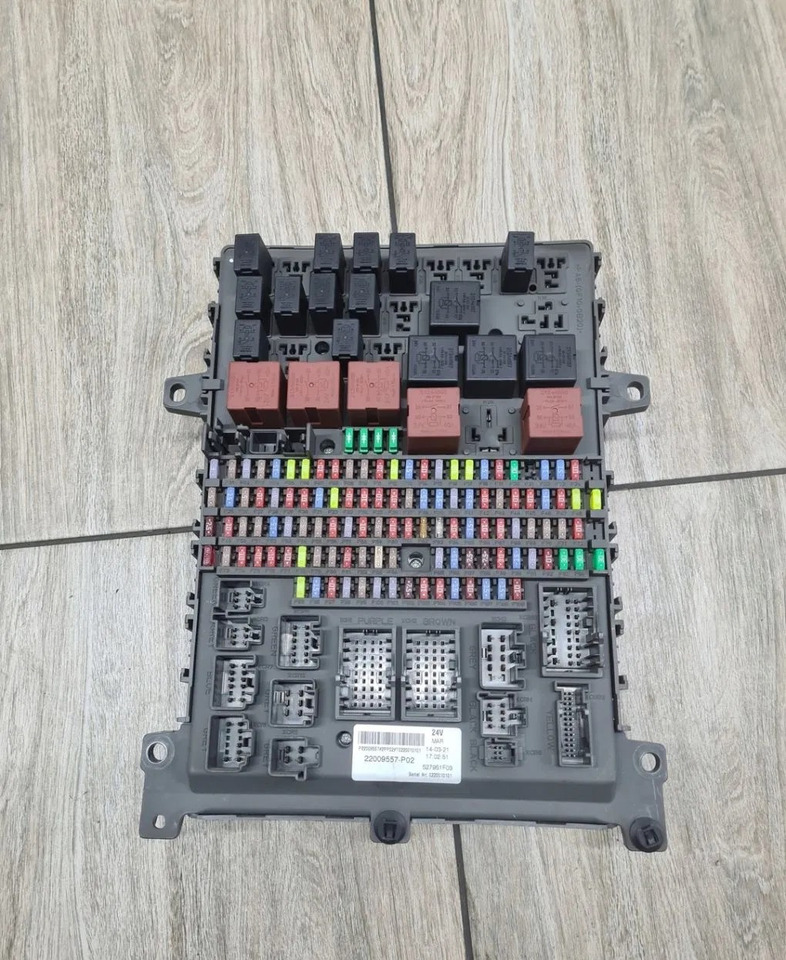 Renault TABLICA PŁYTA SKRZYNKA GAMA D WIDE VOLVO FE FL EURO 6 22009557   Renault - Biztosíték - Teherautó: 1 kép. Renault TABLICA PŁYTA SKRZYNKA GAMA D WIDE VOLVO FE FL EURO 6 22009557   Renault - Biztosíték - Teherautó: 1 kép.