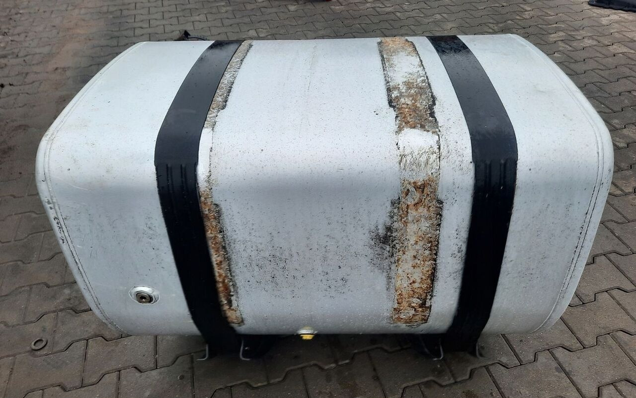 Renault ZBIORNIK PALIWA RENAULT GAMA T RANGE 100/70/70 21821393 - Üzemanyag tartály - Teherautó: 1 kép. Renault ZBIORNIK PALIWA RENAULT GAMA T RANGE 100/70/70 21821393 - Üzemanyag tartály - Teherautó: 1 kép.