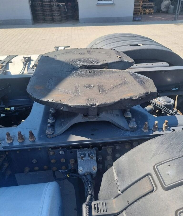 Nyereg - Teherautó SAF FH FM 9 12 13 4 21587561 Volvo: 6 kép. Nyereg - Teherautó SAF FH FM 9 12 13 4 21587561 Volvo: 6 kép.