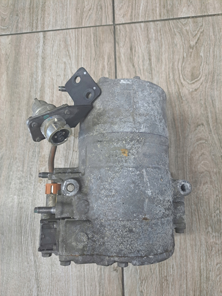 SANDEN SPRĘŻARKA KOMPRESOR KLIMATYZACJI VOLVO FH 4 FM 4 FMX - Klímakompresszor - Teherautó: 4 kép. SANDEN SPRĘŻARKA KOMPRESOR KLIMATYZACJI VOLVO FH 4 FM 4 FMX - Klímakompresszor - Teherautó: 4 kép.