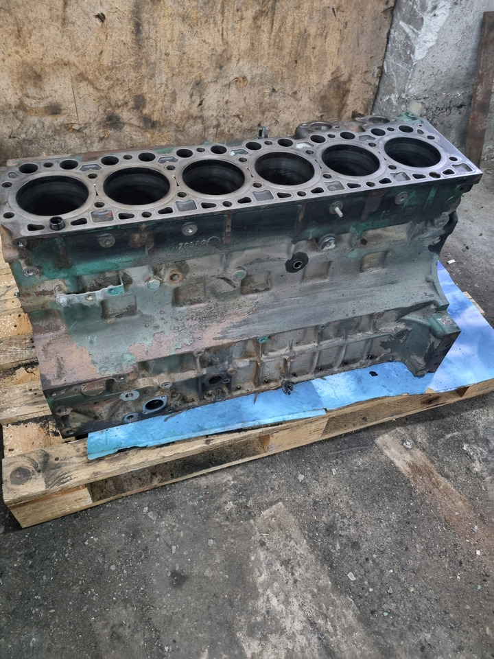 VOLVO BLOK SILNIKA GOŁY SŁUPEK VOLVO FL FE RENAULT PREMIUM MIDLUM DXI 7 D7F - Motorblokk - Teherautó: 1 kép. VOLVO BLOK SILNIKA GOŁY SŁUPEK VOLVO FL FE RENAULT PREMIUM MIDLUM DXI 7 D7F - Motorblokk - Teherautó: 1 kép.