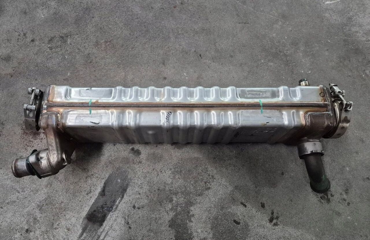 VOLVO CHŁODNICZKA SPALIN EGR FH 4 FH 16 D16K EURO6 21968564 - EGR hűtő - Teherautó: 3 kép. VOLVO CHŁODNICZKA SPALIN EGR FH 4 FH 16 D16K EURO6 21968564 - EGR hűtő - Teherautó: 3 kép.