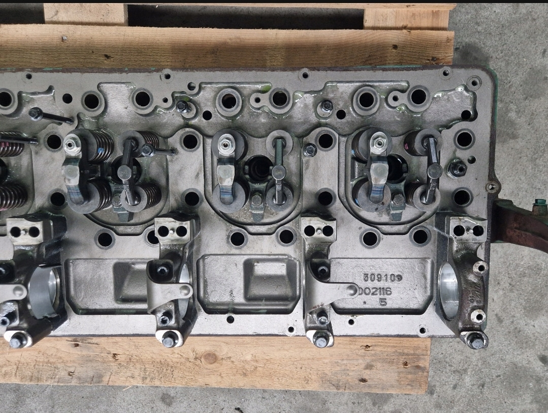 VOLVO GŁOWICA SILNIKA VOLVO FH 16 D16K EURO 6 22184000 154511429 - Motor fej - Teherautó: 4 kép. VOLVO GŁOWICA SILNIKA VOLVO FH 16 D16K EURO 6 22184000 154511429 - Motor fej - Teherautó: 4 kép.