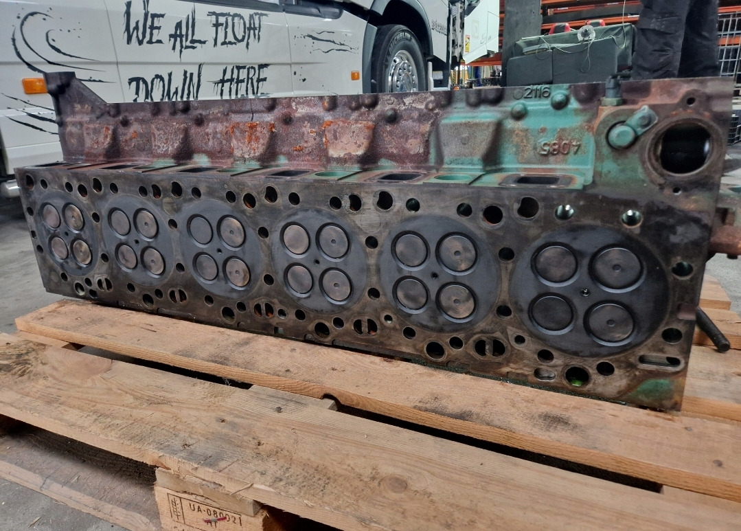 VOLVO GŁOWICA SILNIKA VOLVO FH 16 D16K EURO 6 22184000 154511429 - Motor fej - Teherautó: 5 kép. VOLVO GŁOWICA SILNIKA VOLVO FH 16 D16K EURO 6 22184000 154511429 - Motor fej - Teherautó: 5 kép.