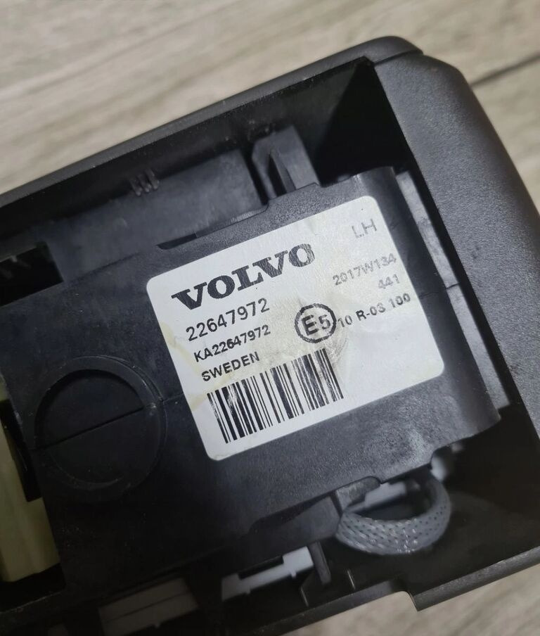 VOLVO JOYSTICK ZMIANY BIEGÓW GAŁKA LEWAREK VOLVO FH 4 FM 4 FH 16 EURO 6 22647972 - Sebességváltó kar - Teherautó: 3 kép. VOLVO JOYSTICK ZMIANY BIEGÓW GAŁKA LEWAREK VOLVO FH 4 FM 4 FH 16 EURO 6 22647972 - Sebességváltó kar - Teherautó: 3 kép.