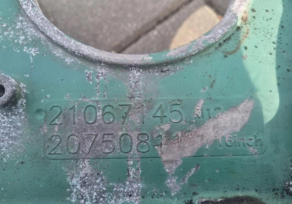 VOLVO OBUDOWA ROZRZĄDU SPRZĘGŁA VOLVO FH 16 D16E EURO 5 - Motor és alkatrészek - Teherautó: 3 kép. VOLVO OBUDOWA ROZRZĄDU SPRZĘGŁA VOLVO FH 16 D16E EURO 5 - Motor és alkatrészek - Teherautó: 3 kép.