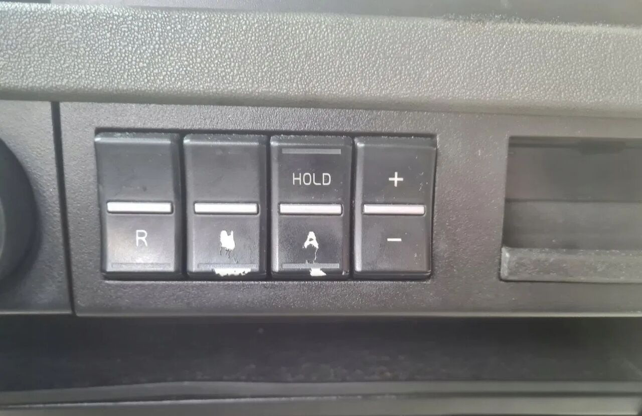 VOLVO PANEL PRZEŁĄCZNIK PRZEŁĄCZNIKI ZMIANY BIEGÓW VOLVO FH 4 FM 4 FH 5 FM 5 - Sebességváltó kar - Teherautó: 1 kép. VOLVO PANEL PRZEŁĄCZNIK PRZEŁĄCZNIKI ZMIANY BIEGÓW VOLVO FH 4 FM 4 FH 5 FM 5 - Sebességváltó kar - Teherautó: 1 kép.