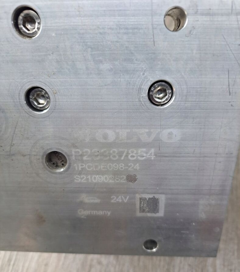 VOLVO POMPA ADBLUE MODUŁ VOLVO FH 4 FM 4 FMX 4 RENAULT RANGE GAMA T C K - Kipufogórendszer - Teherautó: 3 kép. VOLVO POMPA ADBLUE MODUŁ VOLVO FH 4 FM 4 FMX 4 RENAULT RANGE GAMA T C K - Kipufogórendszer - Teherautó: 3 kép.