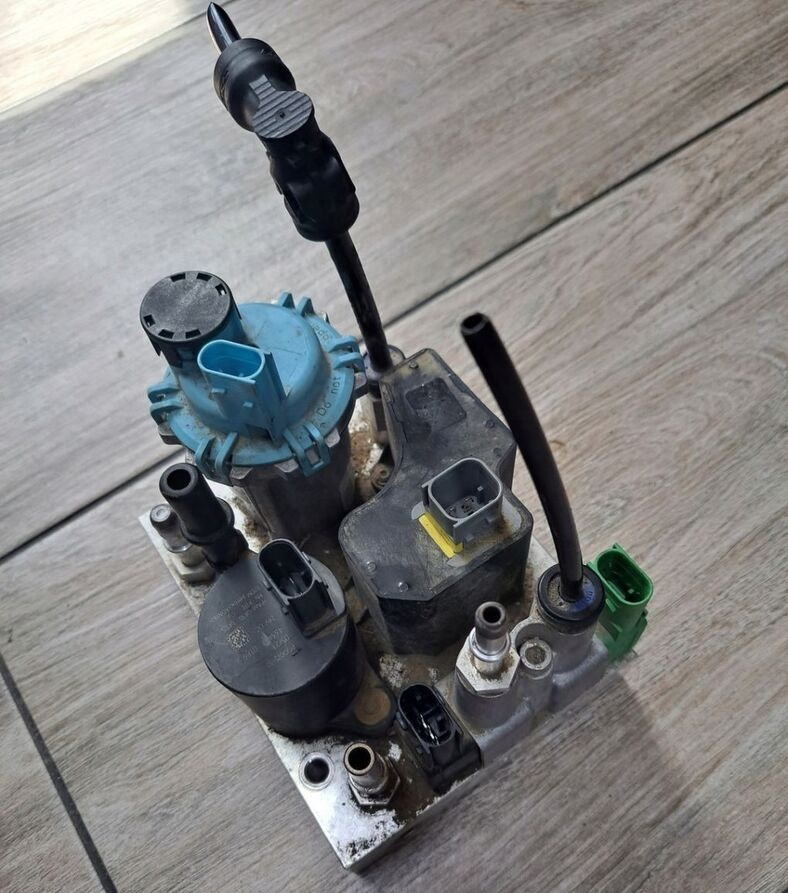 VOLVO POMPA ADBLUE MODUŁ VOLVO FH 4 FM 4 FMX 4 RENAULT RANGE GAMA T C K - Kipufogórendszer - Teherautó: 1 kép. VOLVO POMPA ADBLUE MODUŁ VOLVO FH 4 FM 4 FMX 4 RENAULT RANGE GAMA T C K - Kipufogórendszer - Teherautó: 1 kép.