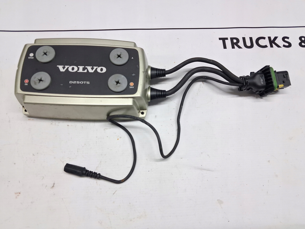 VOLVO PRZEKAŹNIK KONWERTER ŁADOWARKA PRZETWORNICA VOLVO FH FM 4 5 - Elektromos rendszer - Teherautó: 2 kép. VOLVO PRZEKAŹNIK KONWERTER ŁADOWARKA PRZETWORNICA VOLVO FH FM 4 5 - Elektromos rendszer - Teherautó: 2 kép.