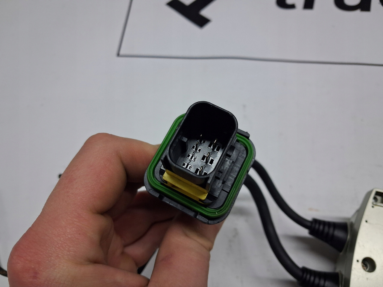 VOLVO PRZEKAŹNIK KONWERTER ŁADOWARKA PRZETWORNICA VOLVO FH FM 4 5 - Elektromos rendszer - Teherautó: 5 kép. VOLVO PRZEKAŹNIK KONWERTER ŁADOWARKA PRZETWORNICA VOLVO FH FM 4 5 - Elektromos rendszer - Teherautó: 5 kép.