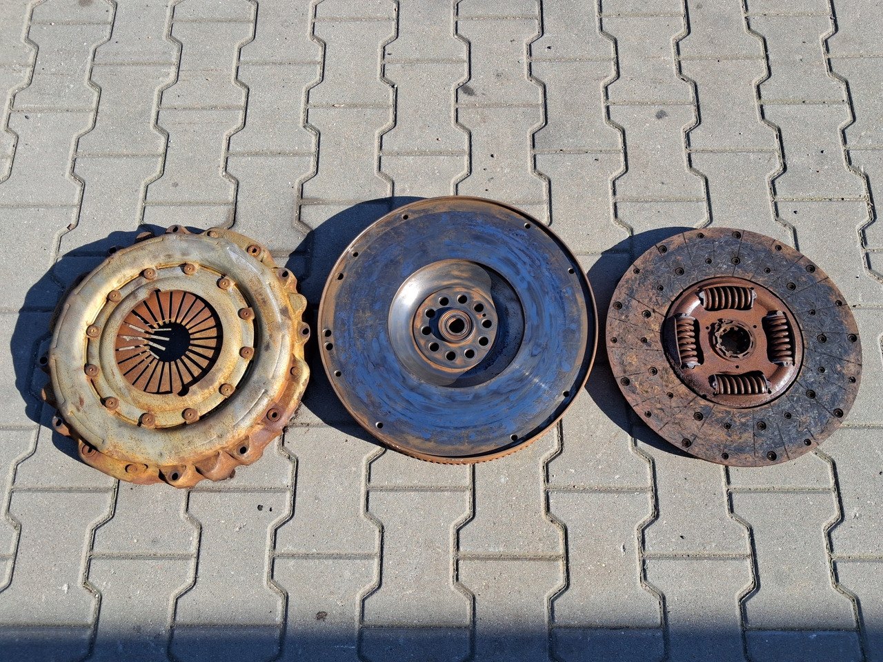 VOLVO SPRZĘGŁO KOMPLETNE VOLVO FL FE D5K RENAULT GAMA D DTI 5 EURO 6 - Kuplung és alkatrészek - Teherautó: 1 kép. VOLVO SPRZĘGŁO KOMPLETNE VOLVO FL FE D5K RENAULT GAMA D DTI 5 EURO 6 - Kuplung és alkatrészek - Teherautó: 1 kép.