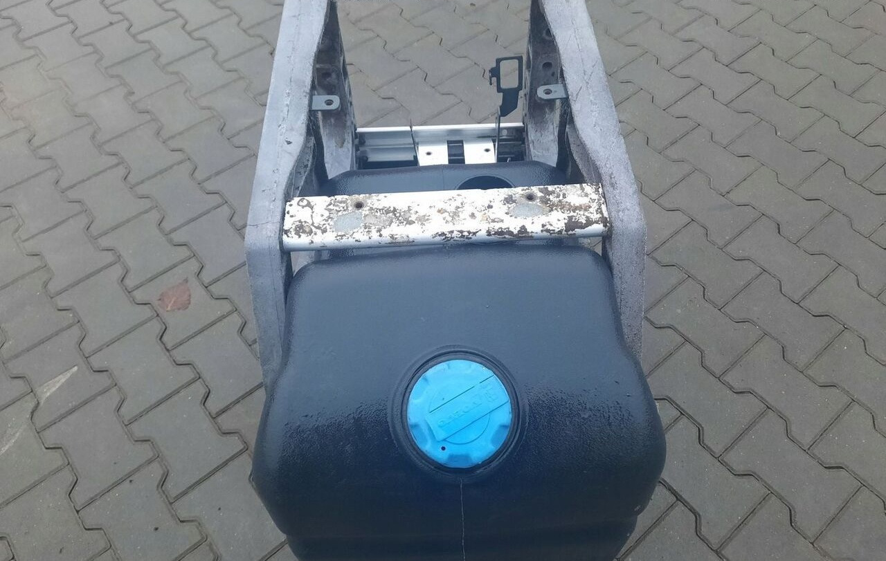VOLVO ZBIORNIK ADBLUE RENAULT GAMA RANGE K C T VOLVO FH 4 FM 4 FMX FH 5 FM 5 - AdBlue tartály - Teherautó: 3 kép. VOLVO ZBIORNIK ADBLUE RENAULT GAMA RANGE K C T VOLVO FH 4 FM 4 FMX FH 5 FM 5 - AdBlue tartály - Teherautó: 3 kép.